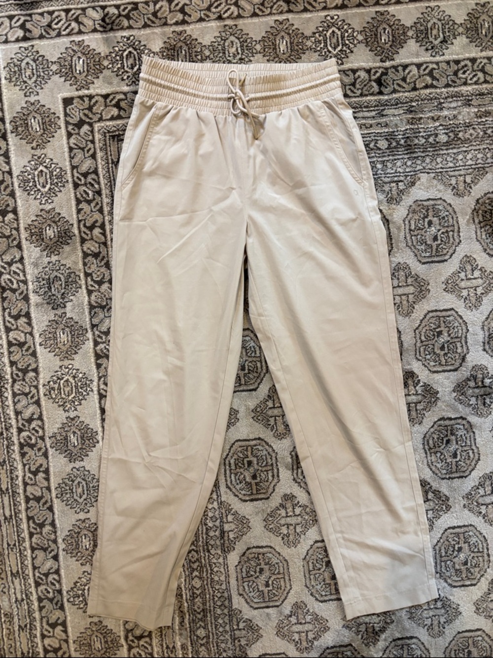GAP fit Drawstring Waist Tapered Pants